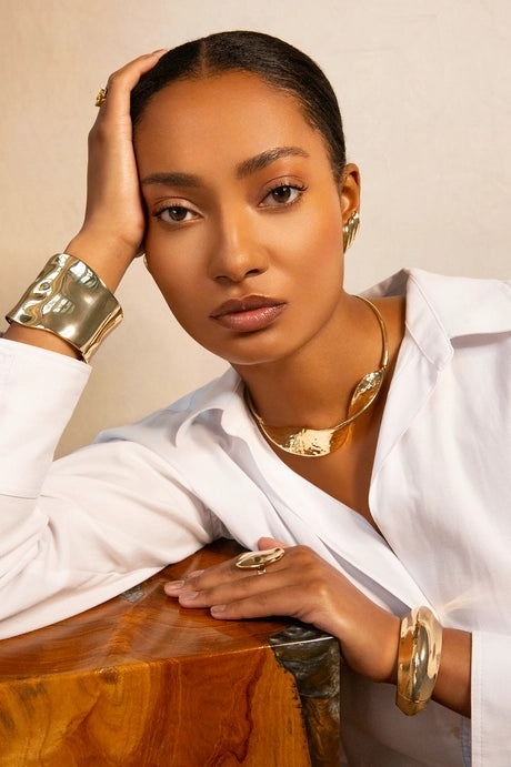 Hammered Twist Collar Necklace in Gold