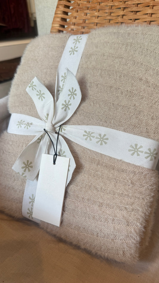 Snug Throw in Natural