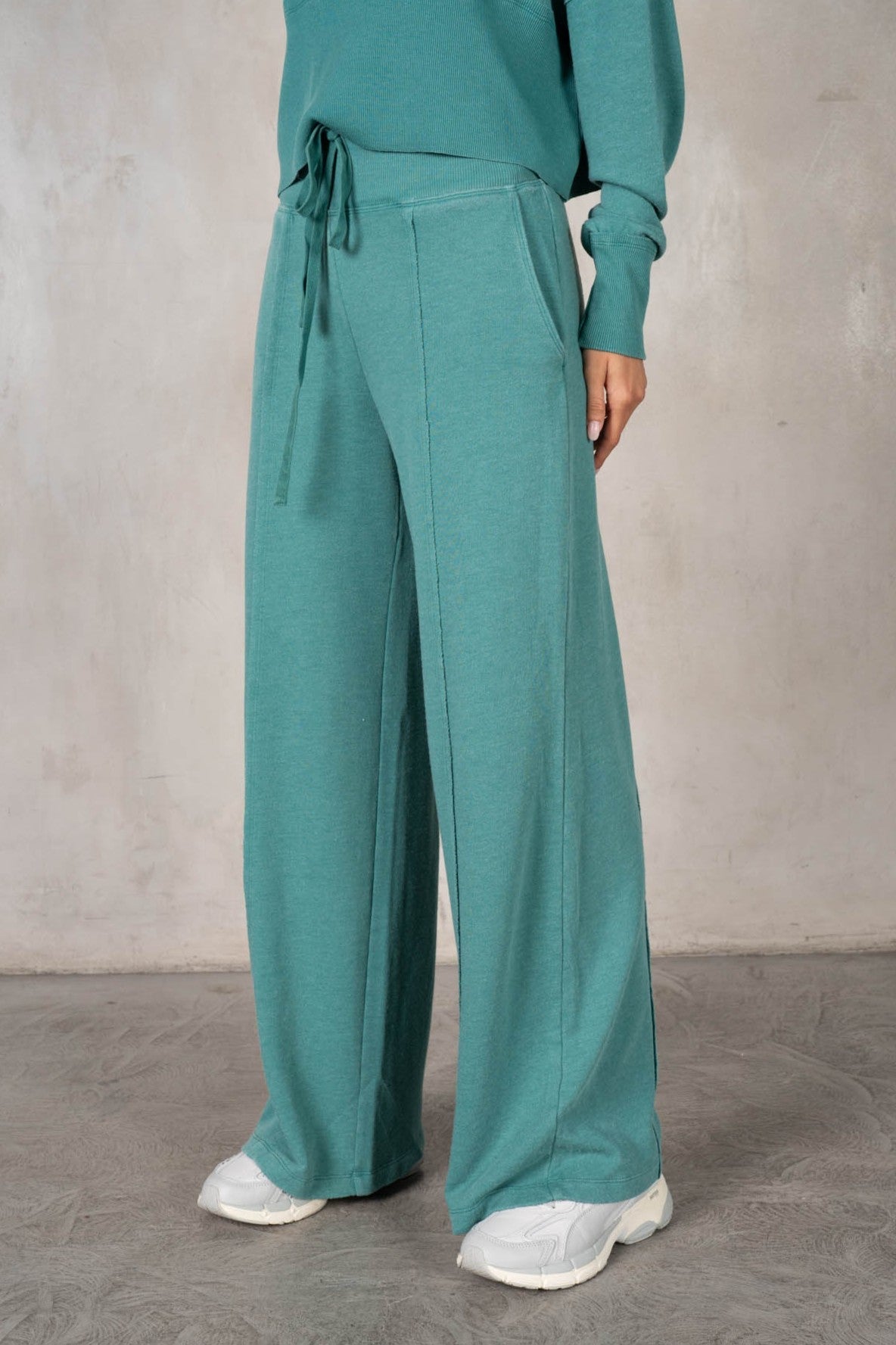 Raw Edge Terry Sweatpants in Teal
