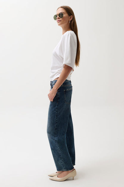 Lexi Mid-Rise Straight Leg Jeans