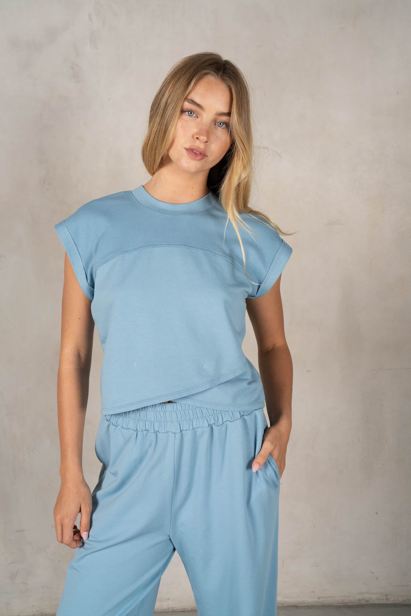 Crisscross Lounge Set